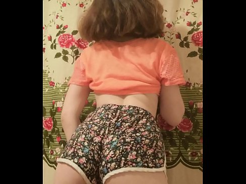 ❤️ Giovane pupa sexy fa uno striptease riprendendo i suoi pantaloncini alla telecamera ️❌ Sessoal it.pornplaybb.ru ☑