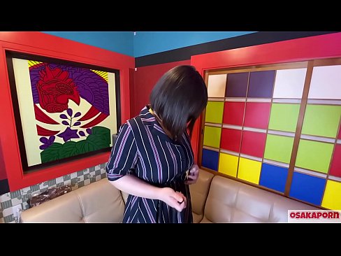 ❤️ Puttana giapponese con grandi tette si masturba con sex toys e ha un orgasmo. Parla in un'intervista della sua esperienza di scopata. Tette enormi e figa pelosa che geme forte. Osakaporn ️❌  Sessoal it.pornplaybb.ru ☑